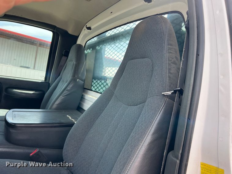 image for item DR5598 2007 Chevrolet C5500  flatbed truck