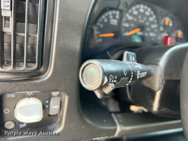 image for item DR5598 2007 Chevrolet C5500  flatbed truck