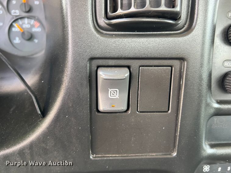 image for item DR5598 2007 Chevrolet C5500  flatbed truck