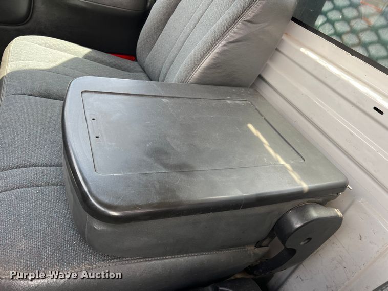 image for item DR5598 2007 Chevrolet C5500  flatbed truck