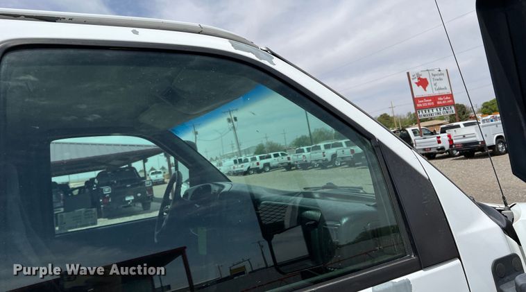 image for item DR5598 2007 Chevrolet C5500  flatbed truck