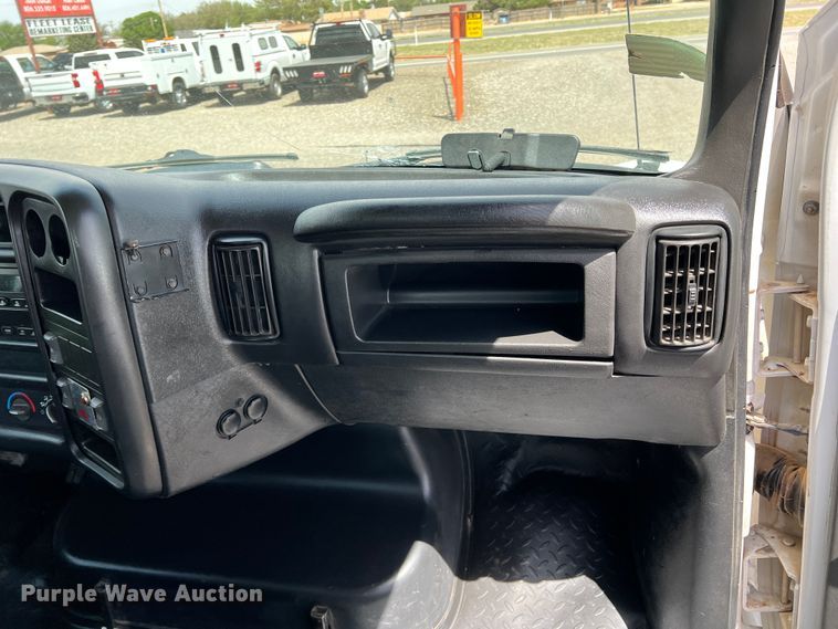 image for item DR5598 2007 Chevrolet C5500  flatbed truck