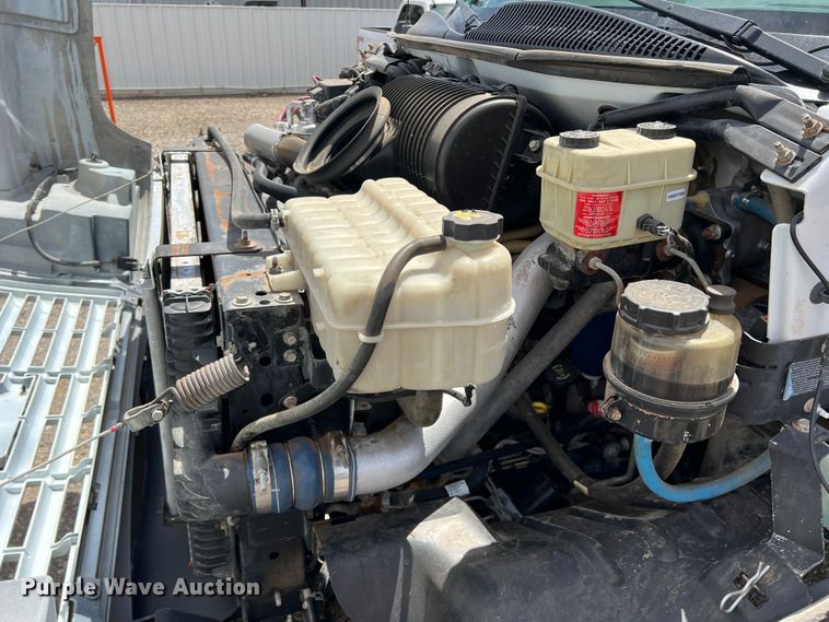 image for item DR5598 2007 Chevrolet C5500  flatbed truck