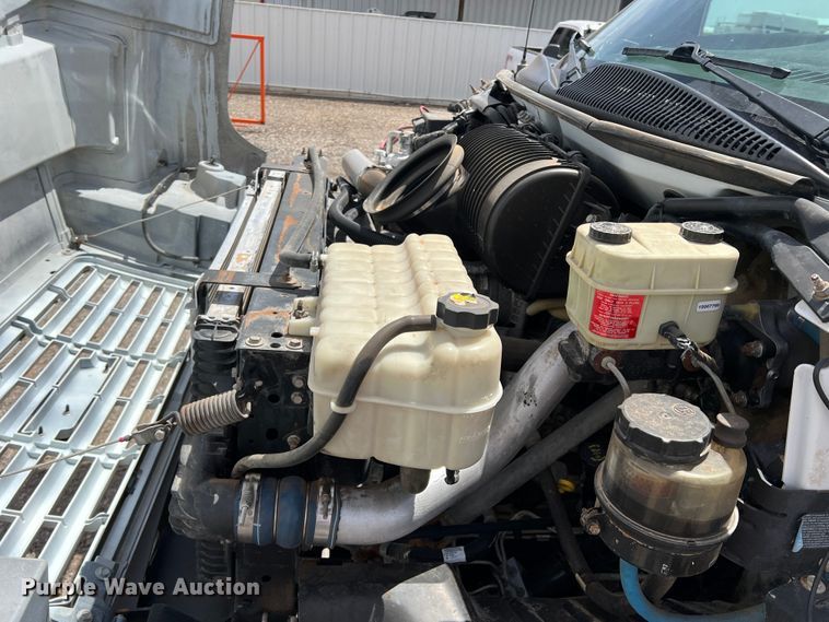 image for item DR5598 2007 Chevrolet C5500  flatbed truck