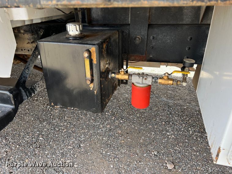 image for item DR5598 2007 Chevrolet C5500  flatbed truck