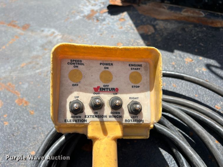 image for item DR5598 2007 Chevrolet C5500  flatbed truck