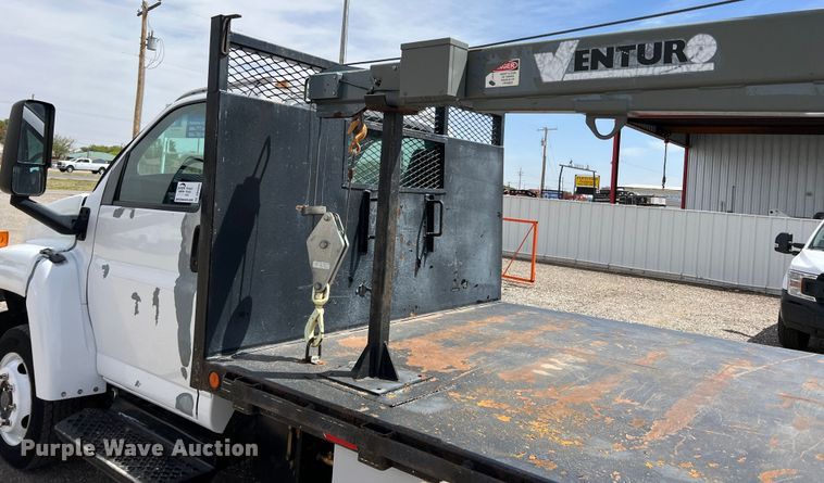 image for item DR5598 2007 Chevrolet C5500  flatbed truck