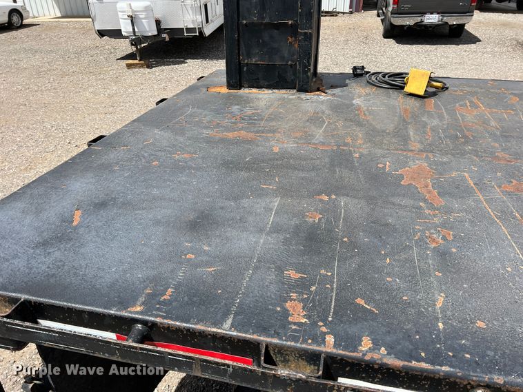 image for item DR5598 2007 Chevrolet C5500  flatbed truck