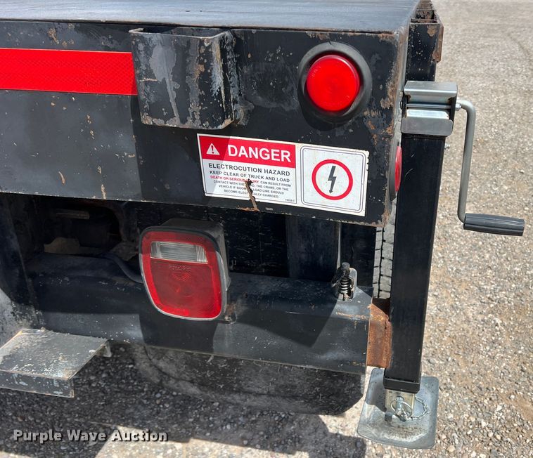 image for item DR5598 2007 Chevrolet C5500  flatbed truck