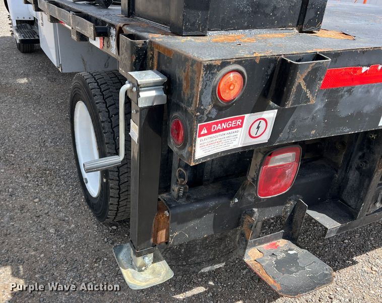 image for item DR5598 2007 Chevrolet C5500  flatbed truck