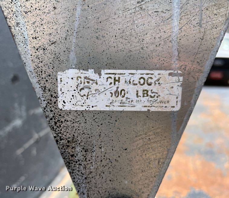 image for item DR5598 2007 Chevrolet C5500  flatbed truck