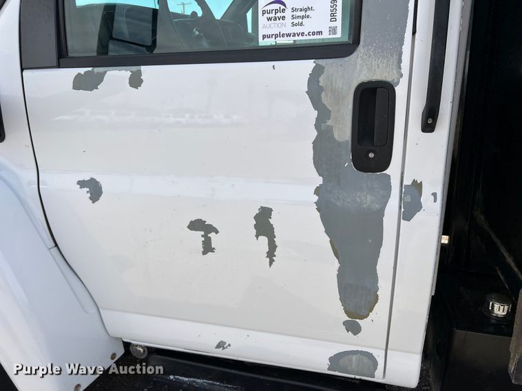 image for item DR5598 2007 Chevrolet C5500  flatbed truck