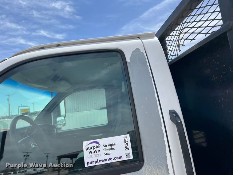 image for item DR5598 2007 Chevrolet C5500  flatbed truck