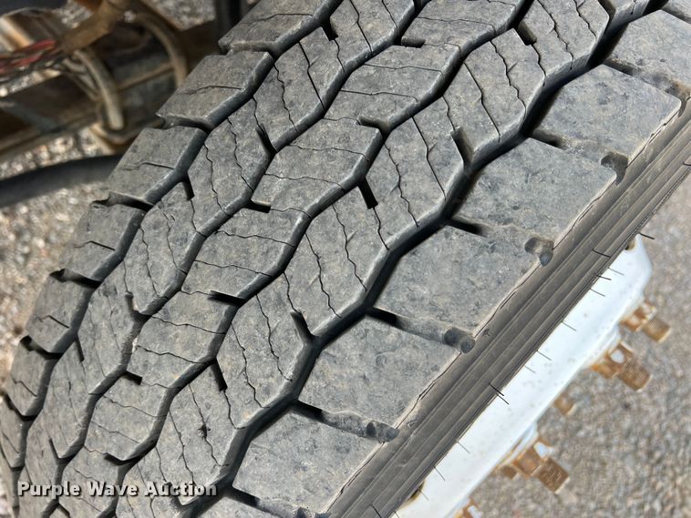 image for item DR5598 2007 Chevrolet C5500  flatbed truck