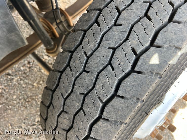 image for item DR5598 2007 Chevrolet C5500  flatbed truck