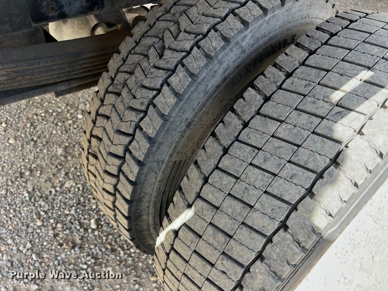 image for item DR5598 2007 Chevrolet C5500  flatbed truck