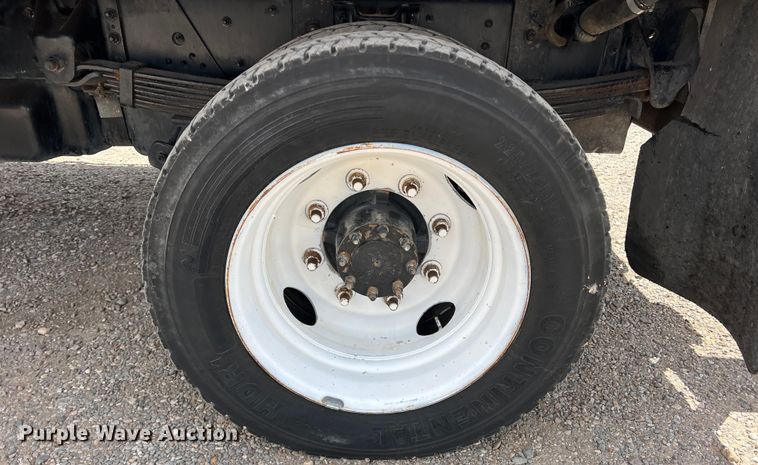 image for item DR5598 2007 Chevrolet C5500  flatbed truck