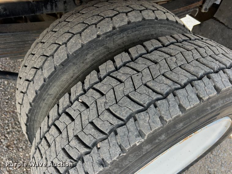 image for item DR5598 2007 Chevrolet C5500  flatbed truck