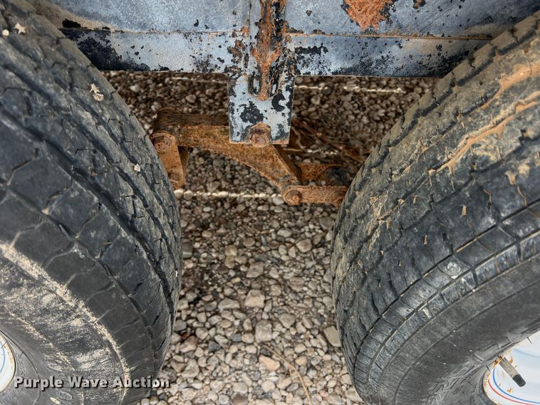 image for item DR5601 2009 H&H  utility trailer