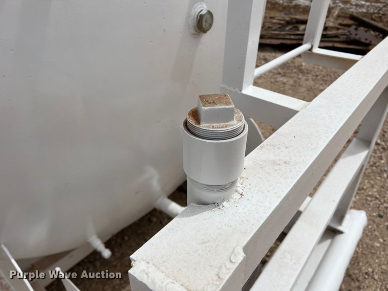 image for item DR5604 Fuel tank