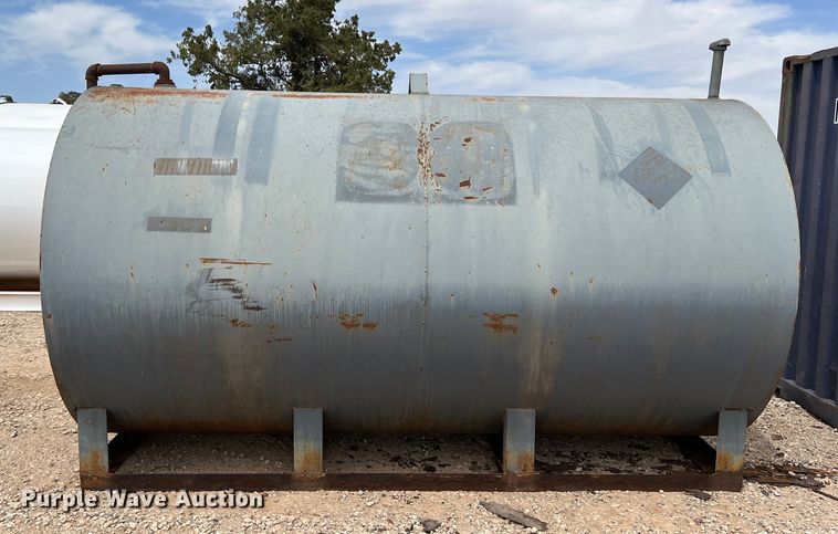 image for item DR5605 Robstown  fuel tank
