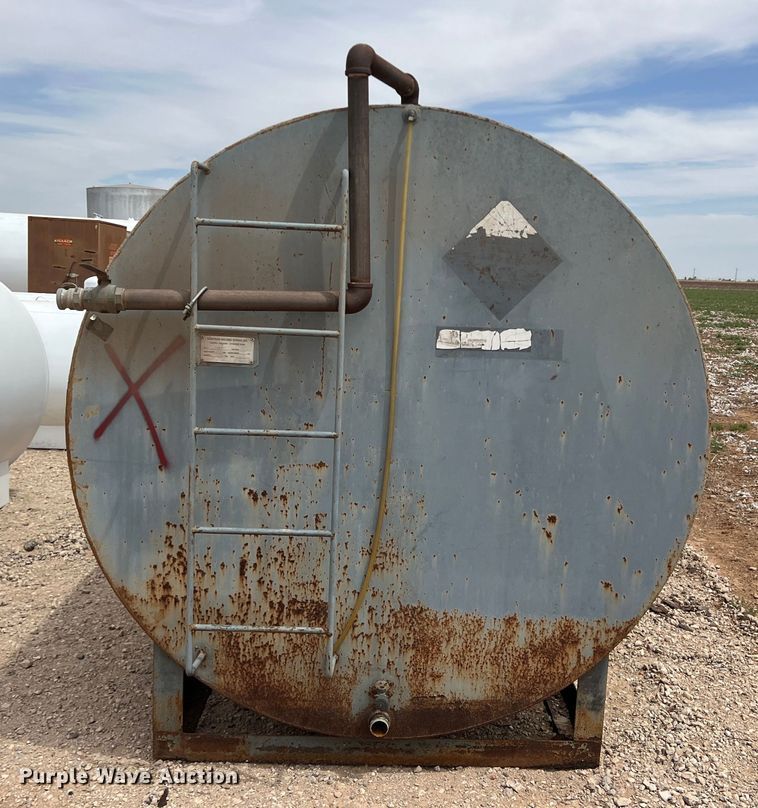 image for item DR5605 Robstown  fuel tank