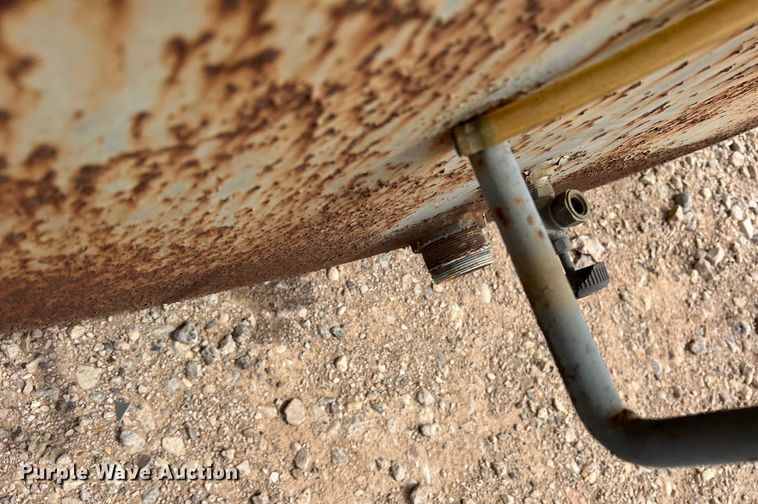 image for item DR5605 Robstown  fuel tank