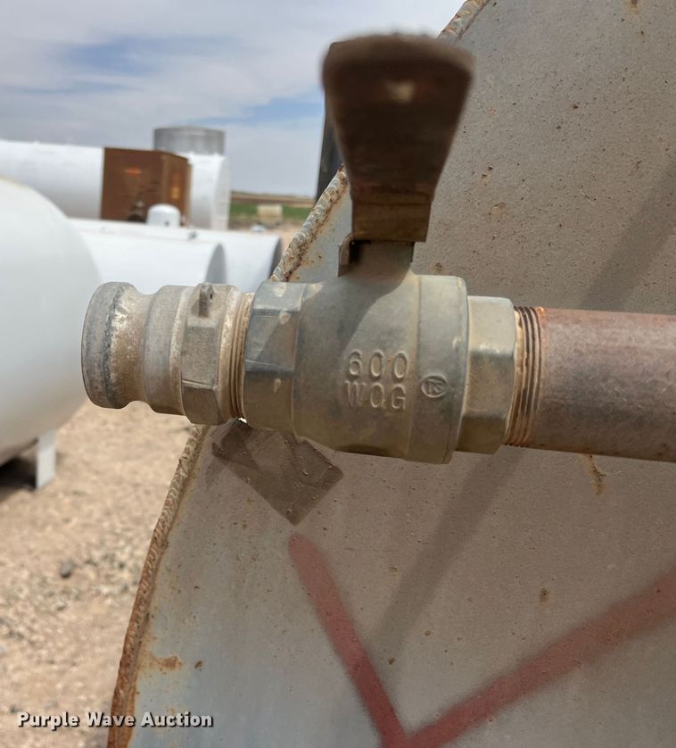 image for item DR5605 Robstown  fuel tank