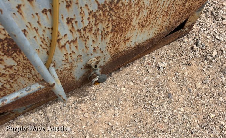 image for item DR5605 Robstown  fuel tank