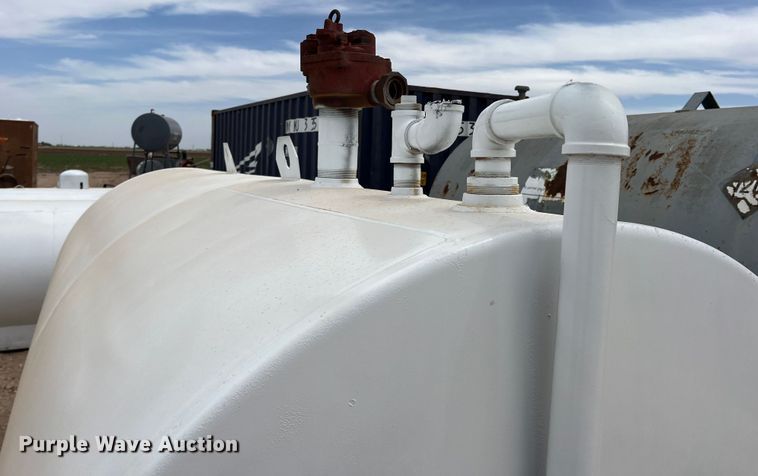 image for item DR5606 Fuel tank