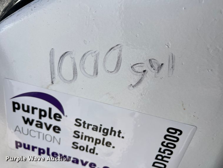 image for item DR5609 Fuel tank