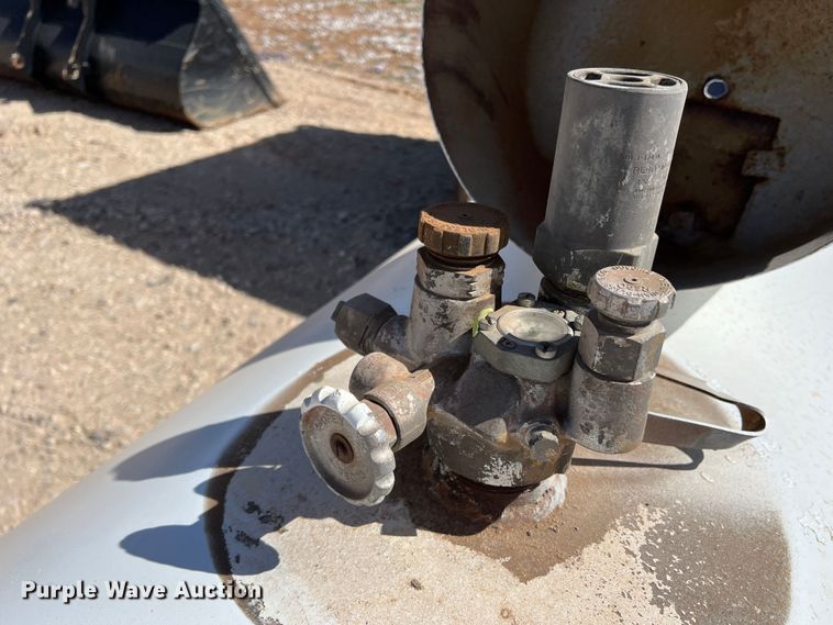 image for item DR5610 Propane tank