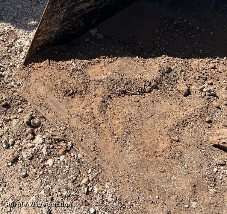 image for item DR5612 Caterpillar  bucket