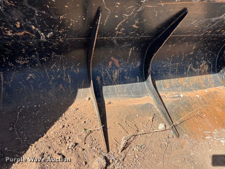 image for item DR5612 Caterpillar  bucket