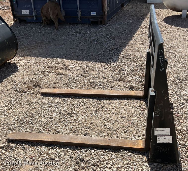 image for item DR5613 Caterpillar 351-9371  skid steer forks