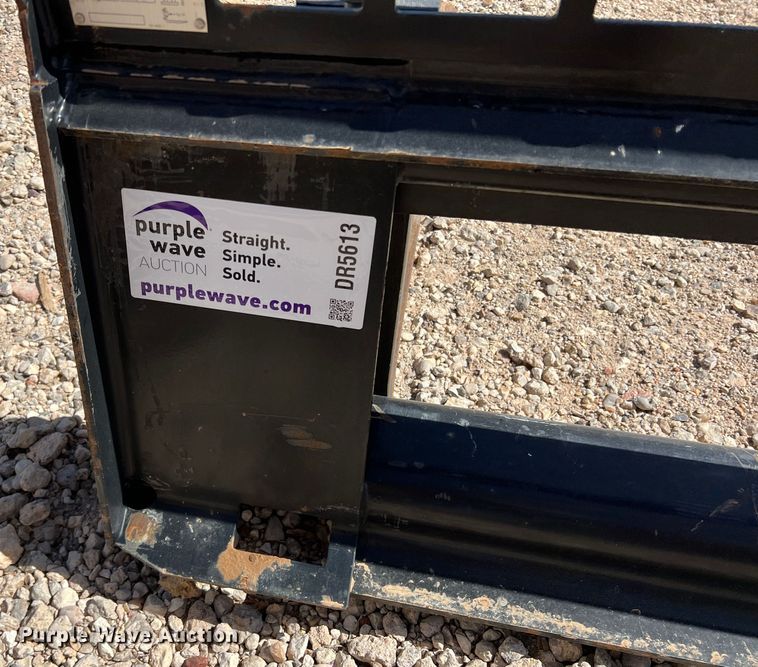 image for item DR5613 Caterpillar 351-9371  skid steer forks