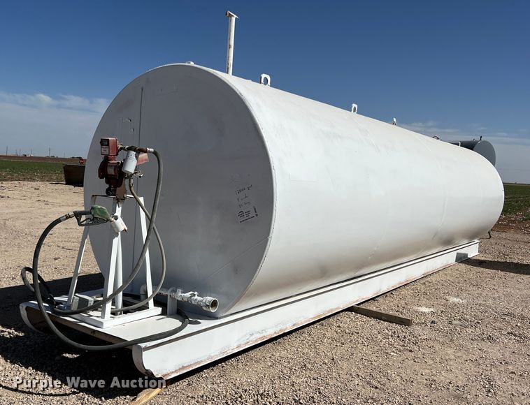 Fuel tank in Slaton, TX Item DR5617 sold Purple Wave