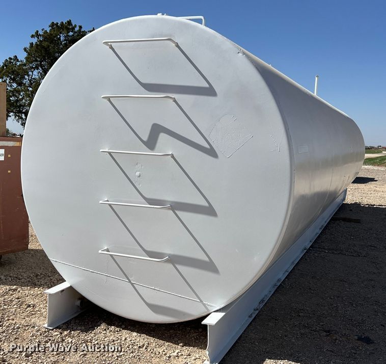 image for item DR5617 Fuel tank