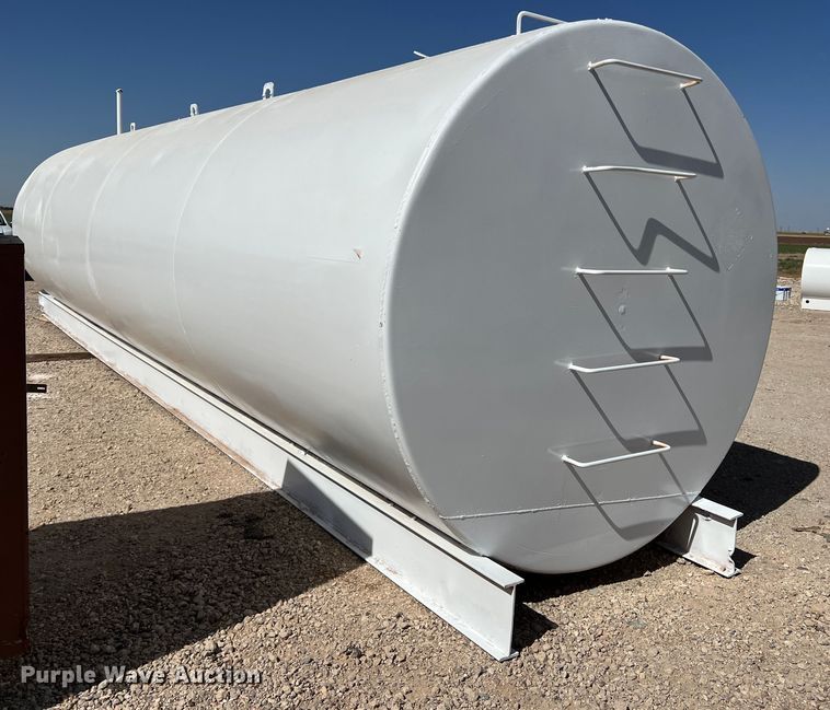 image for item DR5617 Fuel tank