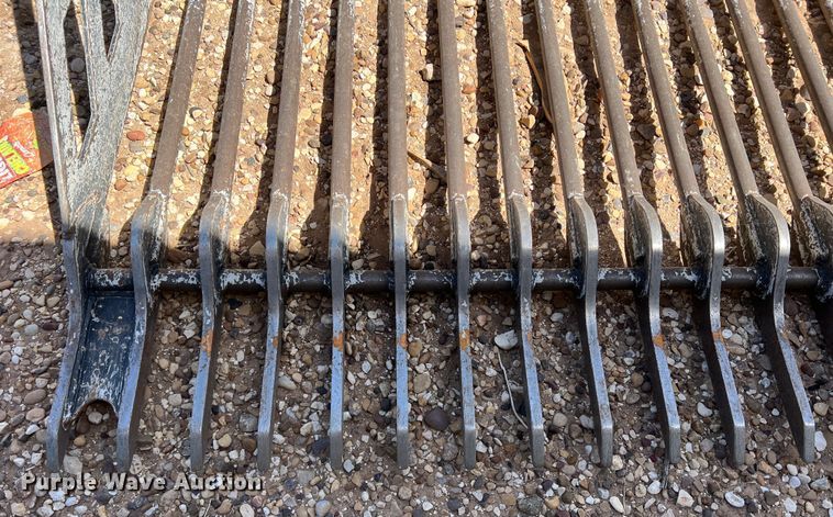 image for item DR5620 Caterpillar 649-6561  79"W skid steer rock bucket