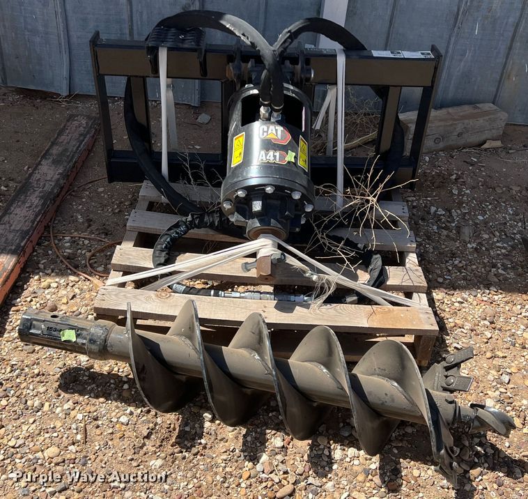 image for item DR5621 Caterpillar A41  skid steer auger