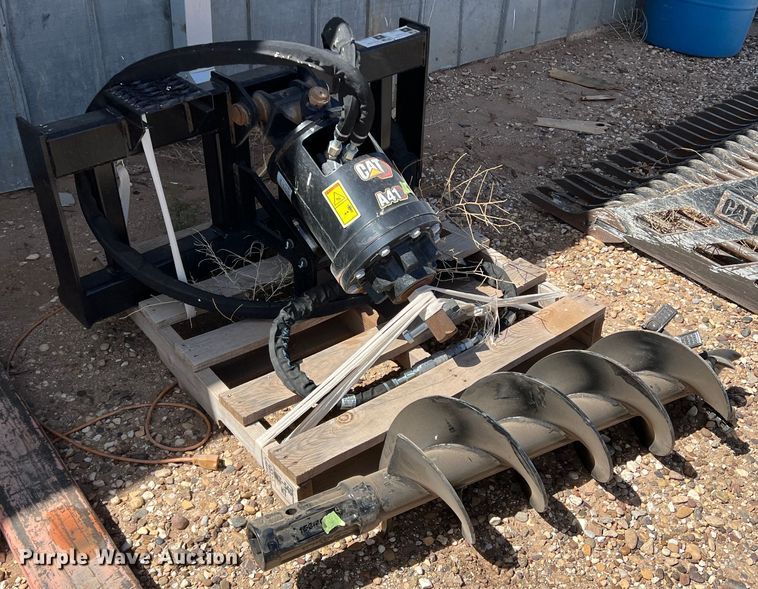 image for item DR5621 Caterpillar A41  skid steer auger