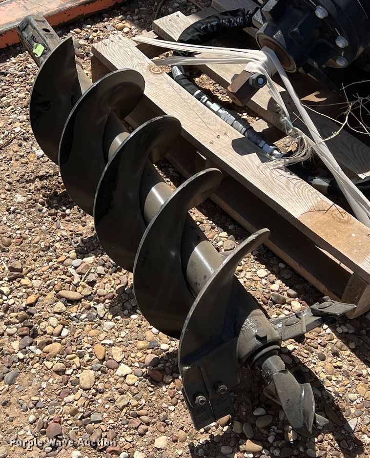 image for item DR5621 Caterpillar A41  skid steer auger