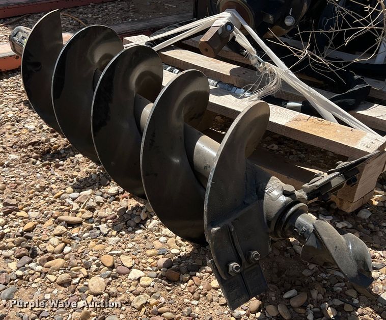 image for item DR5621 Caterpillar A41  skid steer auger