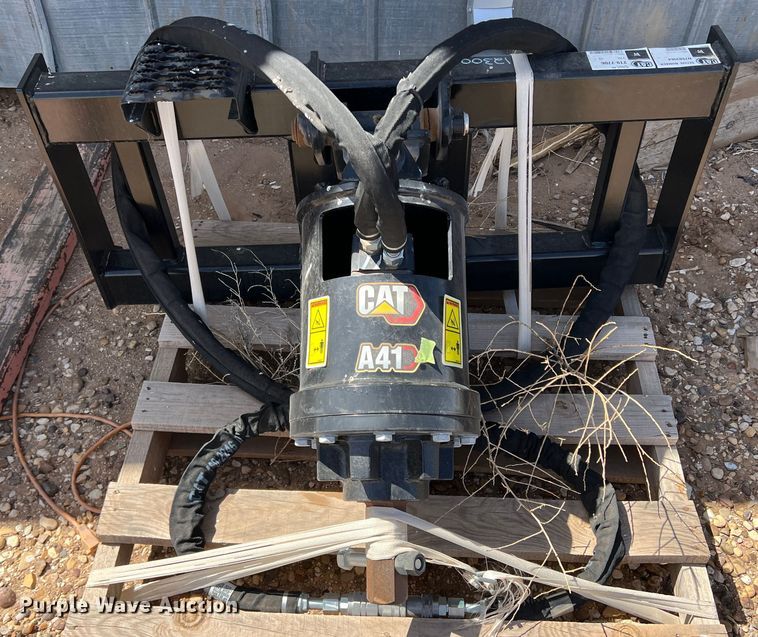 image for item DR5621 Caterpillar A41  skid steer auger