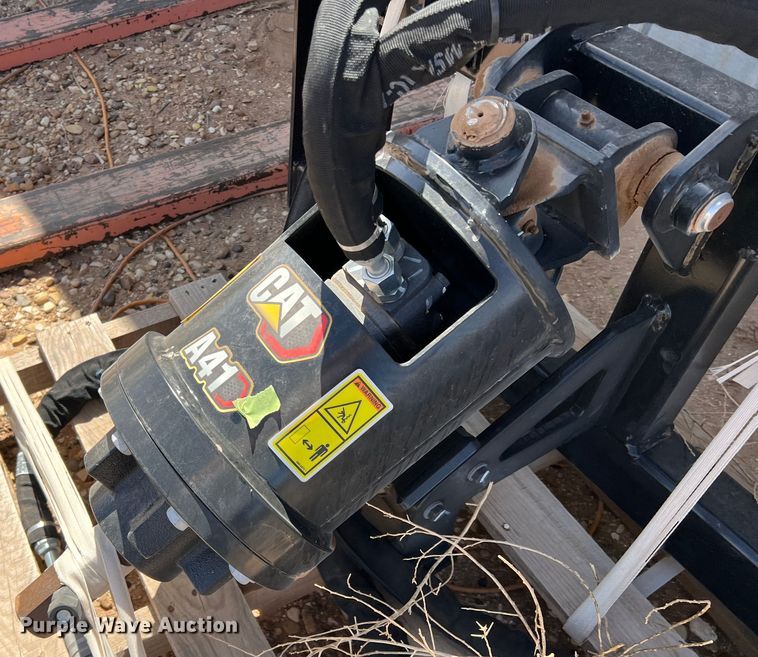 image for item DR5621 Caterpillar A41  skid steer auger