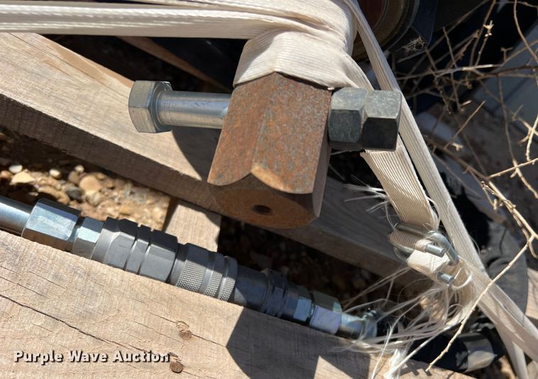 image for item DR5621 Caterpillar A41  skid steer auger