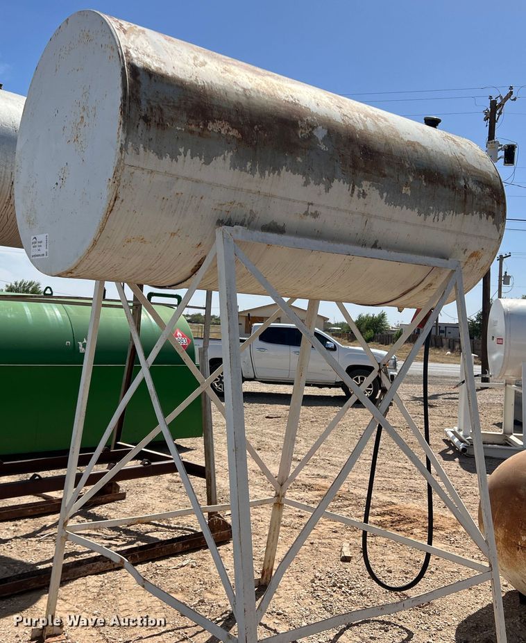 image for item DR5626 Fuel tank