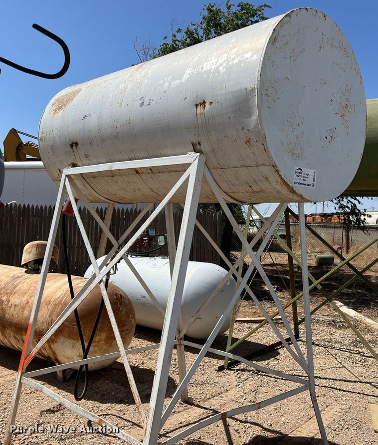 image for item DR5626 Fuel tank