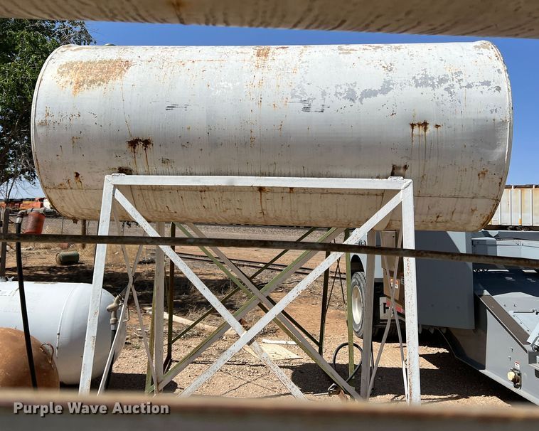 image for item DR5626 Fuel tank